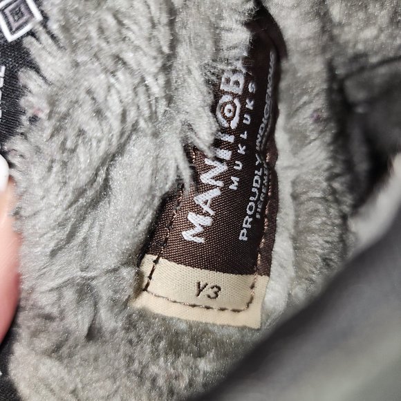 Manitoba Mukluks - Picture 1 of 3